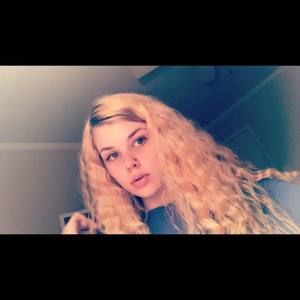 Meet your Posher, Alexis